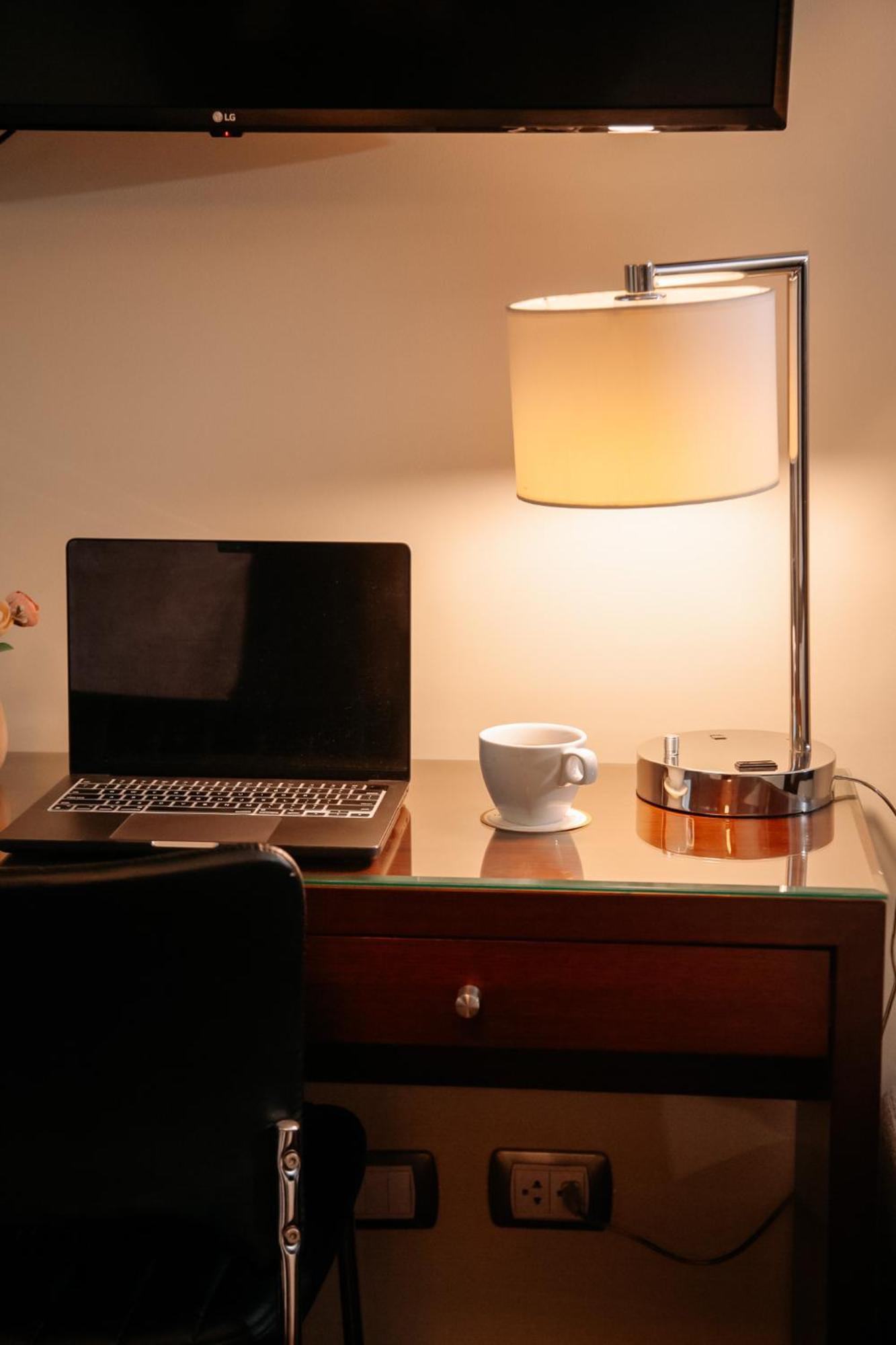 Hotel Carrera Lima Ngoại thất bức ảnh