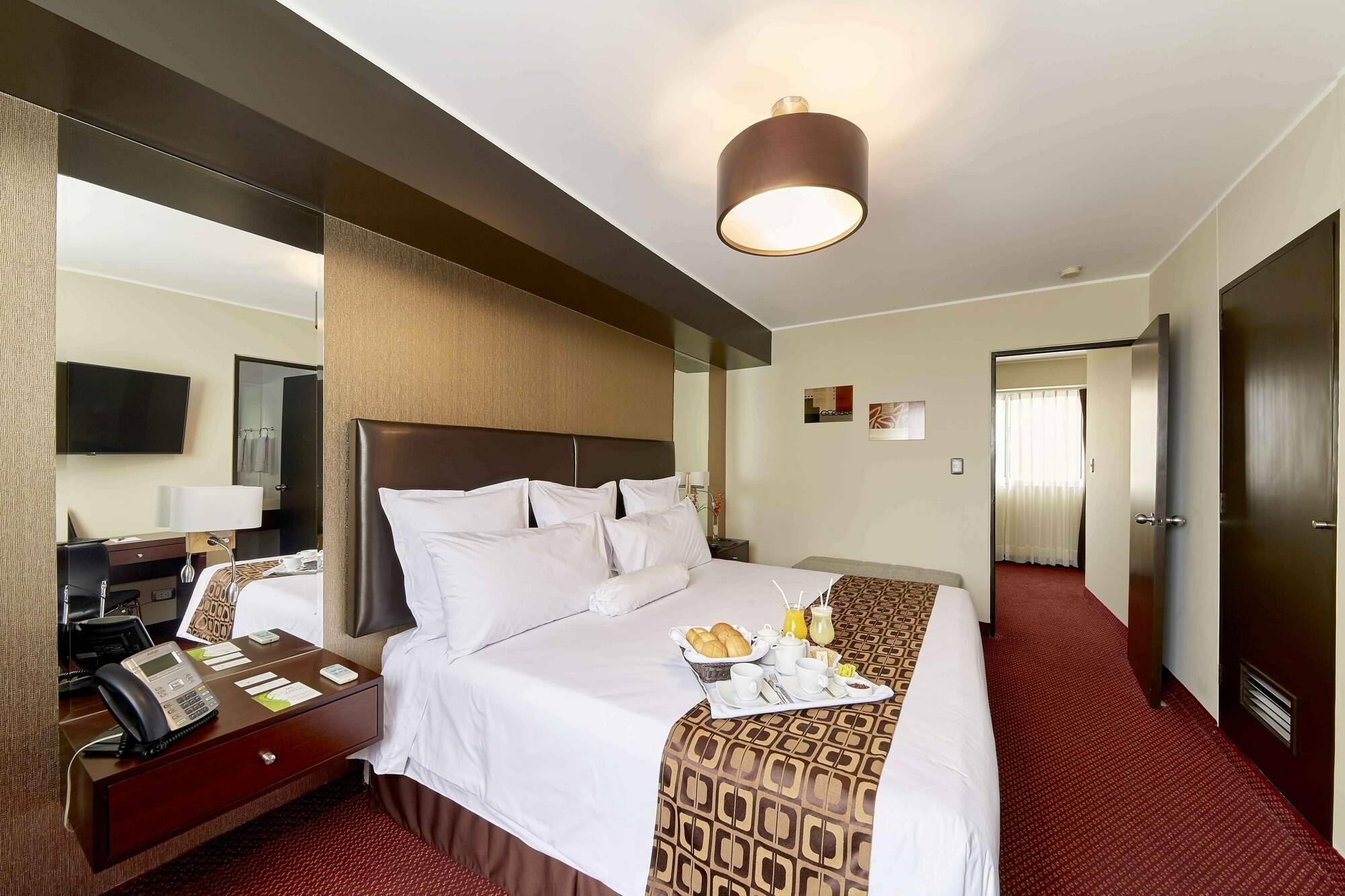 Hotel Carrera Lima Ngoại thất bức ảnh